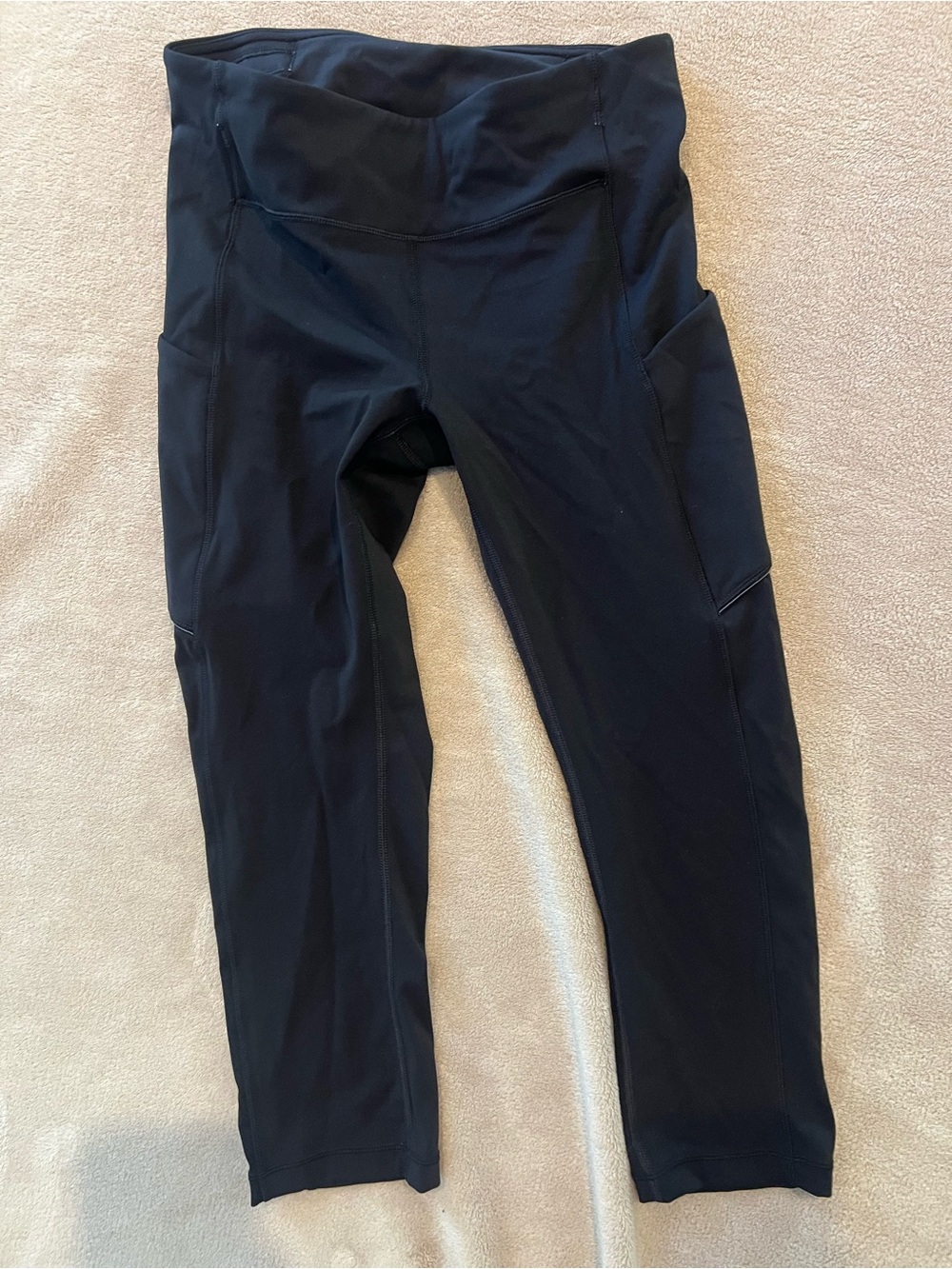 lululemon athletica size 6' Black Performance Leggings with Side Pockets